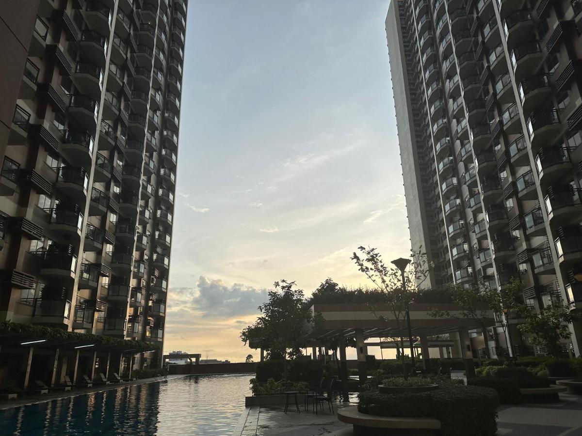 Апартаменты The Radiance Manila Bay Экстерьер фото