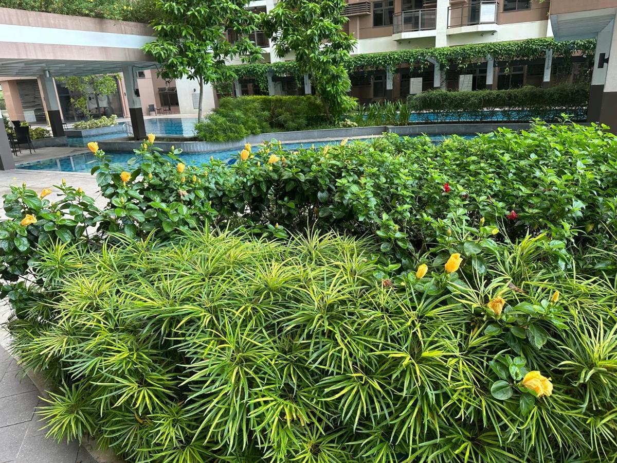 Апартаменты The Radiance Manila Bay Экстерьер фото